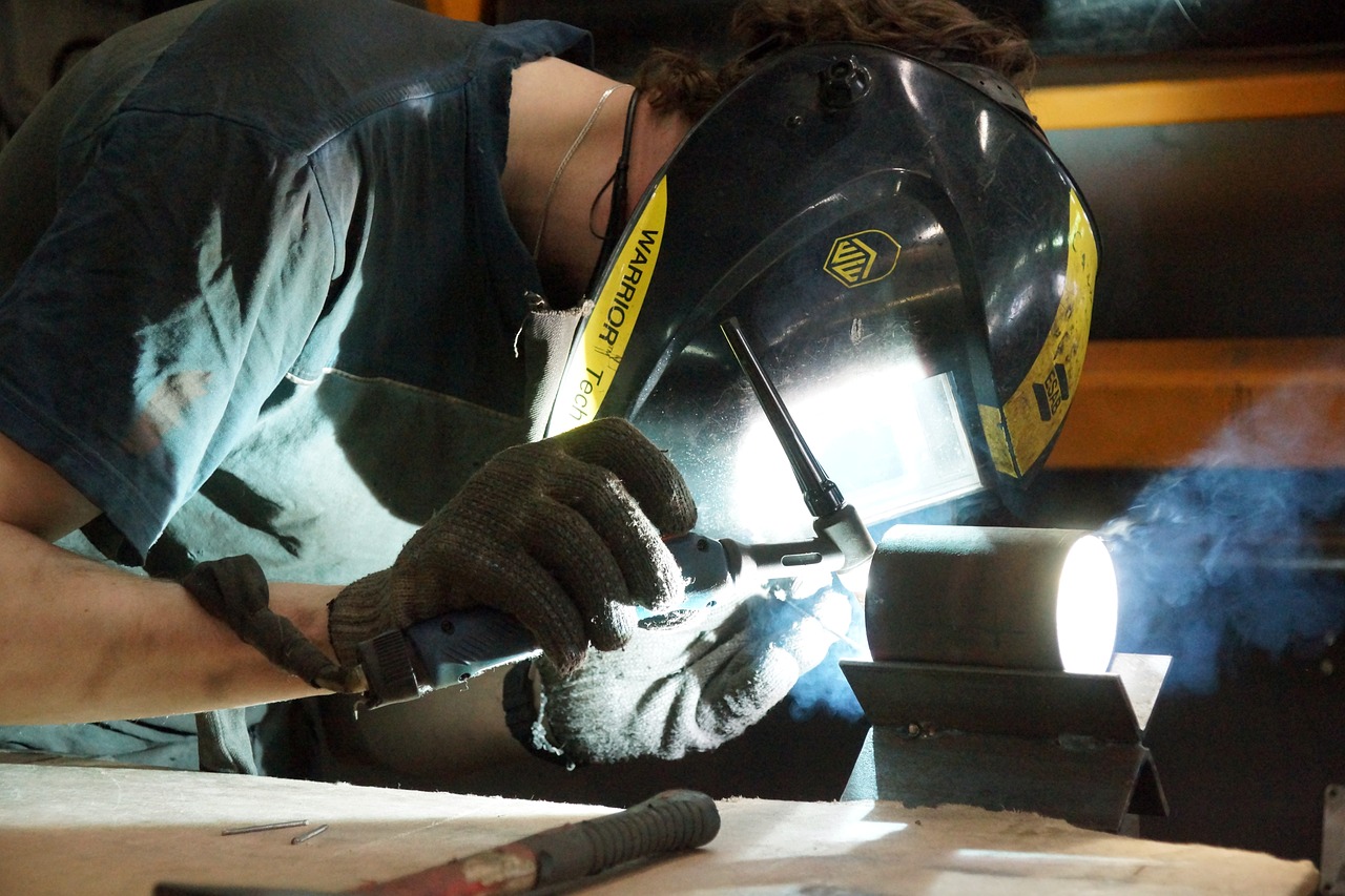 production, welder, argon welding-2311531.jpg